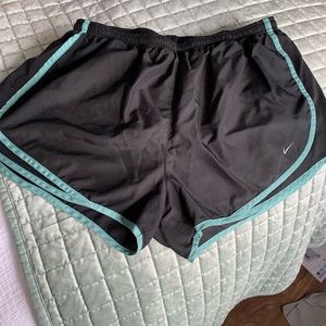Women’s XL Nike Tempo Shorts